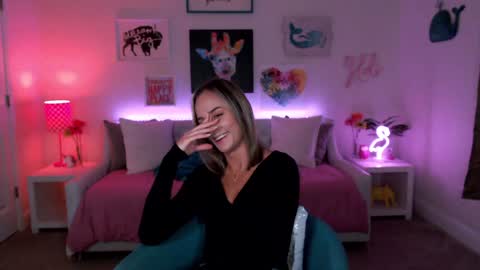 Holi Hurricane online show from March 6, 2025, 3:57 am