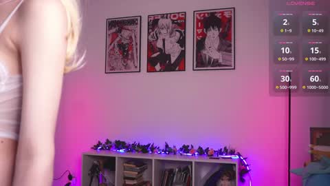 Holli online show from February 1, 2025, 7:02 pm