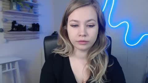 Holly online show from January 2, 2025, 6:29 am