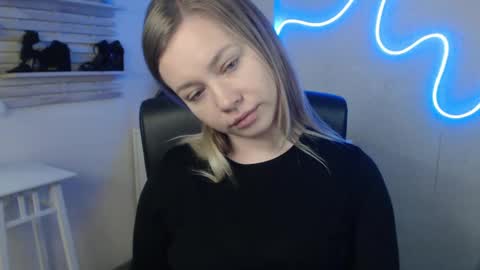 Holly online show from February 10, 2025, 4:52 am