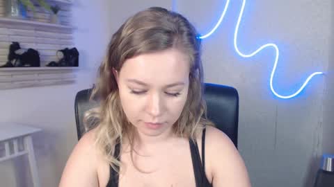 Holly online show from March 5, 2025, 4:24 am