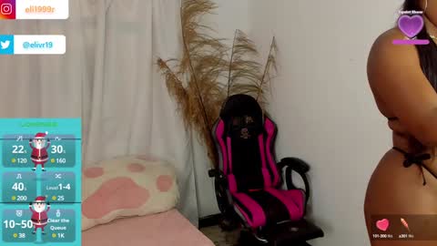 Snapshot of holly_jorda chatting on December 28, 2024, 2:10 pm online show from December 28, 2024, 2:10 pm