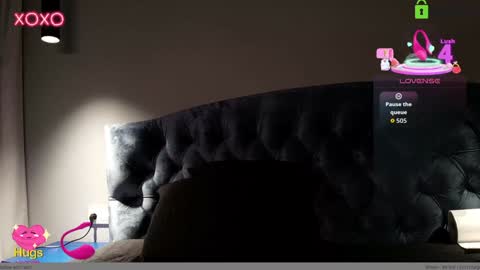 hollyextra online show from October 28, 2025, 8:33 pm