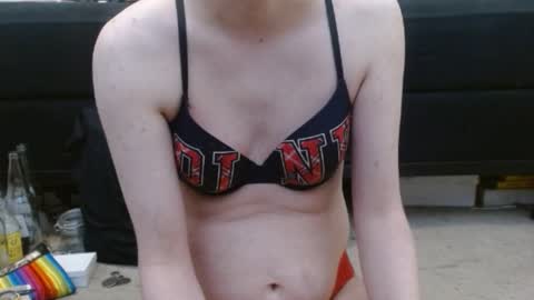 Holly Hawkes online show from February 1, 2025, 11:48 pm