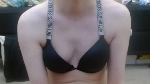 Holly Hawkes online show from March 3, 2025, 10:42 pm