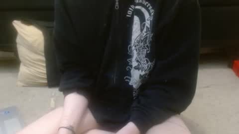 Holly Hawkes online show from September 27, 2025, 1:21 am