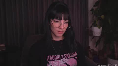 Holly Linder online show from November 12, 2025, 2:34 am