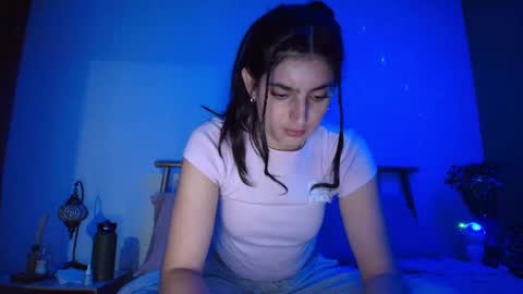 Snapshot of hollyshit_ chatting on September 19, 2025, 12:45 am hollyshit_ online show from September 19, 2025, 12:45 am