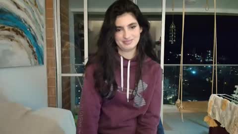 Snapshot of hollyshit_ chatting on October 25, 2025, 12:18 am hollyshit_ online show from October 25, 2025, 12:18 am