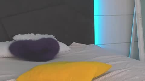 Snapshot of hollytaillor chatting on November 7, 2025, 2:17 pm HollyTaillor online show from November 7, 2025, 2:17 pm