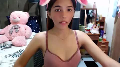 holy_molly1 online show from December 2, 2025, 4:02 pm