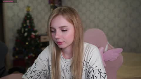 Snapshot of holydumplings chatting on December 3, 2024, 3:33 pm Taiga online show from December 3, 2024, 3:33 pm