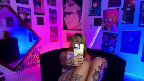 Snapshot of holyeva chatting on February 4, 2025, 11:59 pm online show from February 4, 2025, 11:59 pm