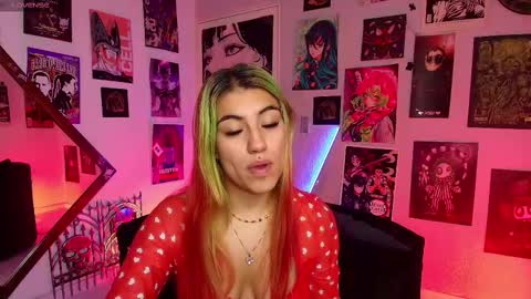 Snapshot of holyeva chatting on February 16, 2025, 10:54 pm online show from February 16, 2025, 10:54 pm