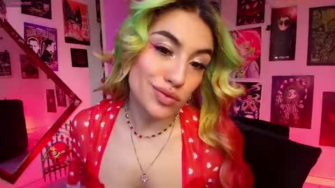 Snapshot of holyeva chatting on February 18, 2025, 9:20 pm online show from February 18, 2025, 9:20 pm