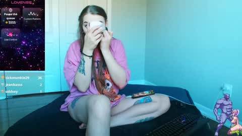Snapshot of holyweed420 chatting on January 17, 2025, 10:12 pm Viktoria online show from January 17, 2025, 10:12 pm