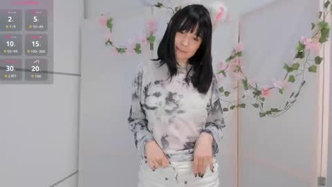 Snapshot of honeey_beee chatting on October 1, 2025, 10:49 pm May online show from October 1, 2025, 10:49 pm