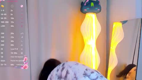 Snapshot of honeey_beee chatting on October 2, 2025, 7:43 pm May online show from October 2, 2025, 7:43 pm