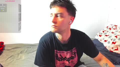 Snapshot of honestandrew chatting on January 8, 2025, 9:21 am Andrew online show from January 8, 2025, 9:21 am