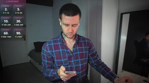 Snapshot of honestandrew chatting on February 5, 2025, 8:43 am Andrew online show from February 5, 2025, 8:43 am