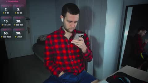 Snapshot of honestandrew chatting on February 9, 2025, 8:33 am Andrew online show from February 9, 2025, 8:33 am