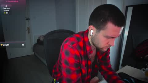 Snapshot of honestandrew chatting on February 9, 2025, 11:36 am Andrew online show from February 9, 2025, 11:36 am