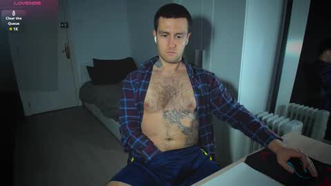 Snapshot of honestandrew chatting on February 18, 2025, 5:53 pm Andrew online show from February 18, 2025, 5:53 pm