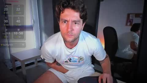 Snapshot of honestandrew chatting on October 31, 2025, 8:04 am Andrew online show from October 31, 2025, 8:04 am