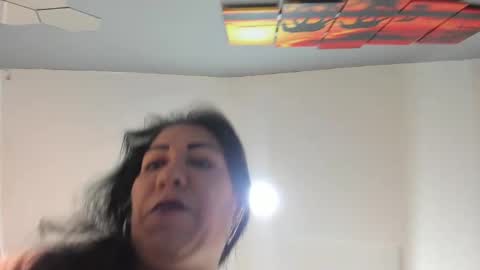 Honey online show from October 24, 2025, 7:43 pm