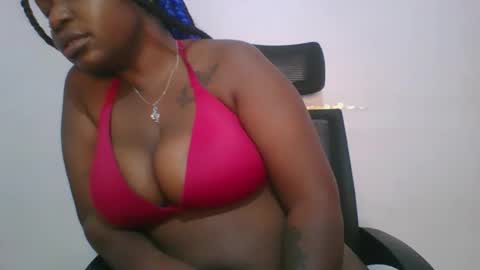 honey_beb online show from October 15, 2025, 5:18 am