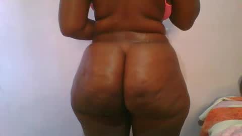 honey_beb online show from October 17, 2025, 5:43 am
