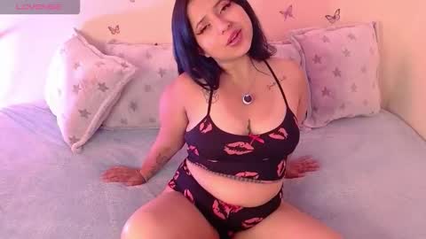 Snapshot of honey_buns_1 chatting on November 9, 2025, 10:46 am mimi online show from November 9, 2025, 10:46 am