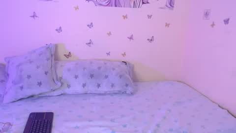 Snapshot of honey_buns_1 chatting on November 14, 2025, 11:53 am mimi online show from November 14, 2025, 11:53 am