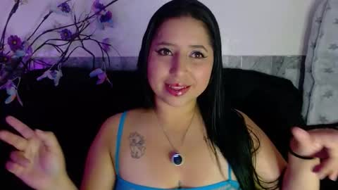 Snapshot of honey_buns_1 chatting on December 14, 2025, 9:25 am mimi online show from December 14, 2025, 9:25 am