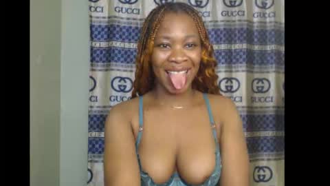 Snapshot of honey_dollxx chatting on September 29, 2025, 10:47 pm Flora online show from September 29, 2025, 10:47 pm