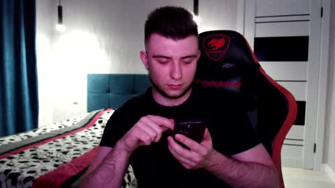 Snapshot of honey_furry chatting on December 7, 2024, 8:16 pm Wolfy online show from December 7, 2024, 8:16 pm