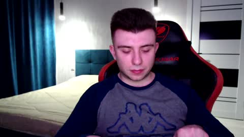 Snapshot of honey_furry chatting on December 17, 2024, 1:50 am Wolfy online show from December 17, 2024, 1:50 am