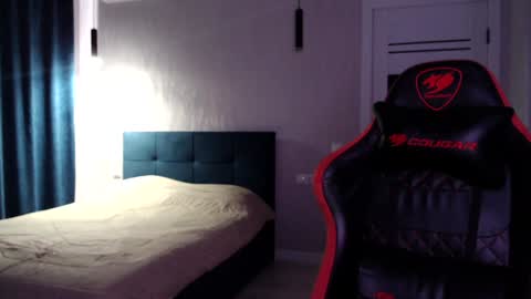 Snapshot of honey_furry chatting on January 14, 2025, 9:13 am Wolfy online show from January 14, 2025, 9:13 am