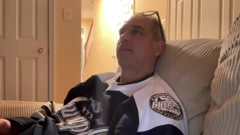 honey_man14 online show from December 8, 2024, 7:05 am