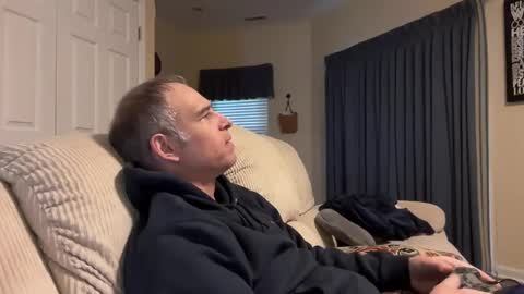 honey_man14 online show from February 24, 2025, 12:26 pm