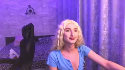 Snapshot of honey_sunset chatting on September 15, 2025, 4:40 pm honey_sunset online show from September 15, 2025, 4:40 pm