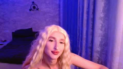 Snapshot of honey_sunset chatting on September 29, 2025, 6:13 pm honey_sunset online show from September 29, 2025, 6:13 pm