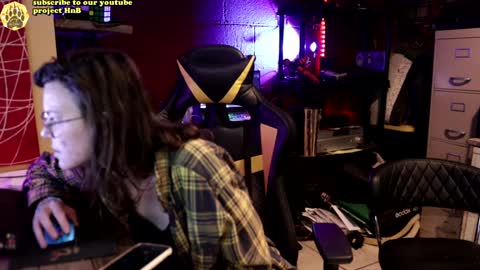 Snapshot of honeyand_thebear chatting on December 9, 2024, 2:56 am Honey and Bear online show from December 9, 2024, 2:56 am