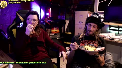 Snapshot of honeyand_thebear chatting on December 26, 2024, 3:16 am Honey and Bear online show from December 26, 2024, 3:16 am