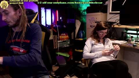 Snapshot of honeyand_thebear chatting on February 3, 2025, 2:03 am Honey and Bear online show from February 3, 2025, 2:03 am