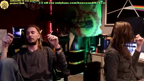 Snapshot of honeyand_thebear chatting on March 5, 2025, 2:25 am Honey and Bear online show from March 5, 2025, 2:25 am