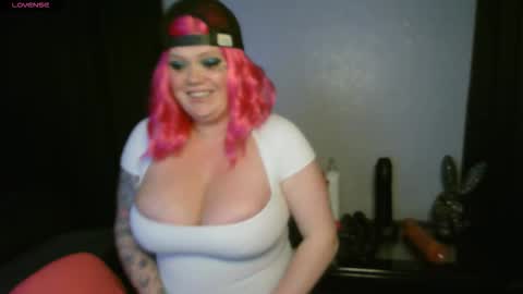 honeychambers online show from November 18, 2025, 12:05 am