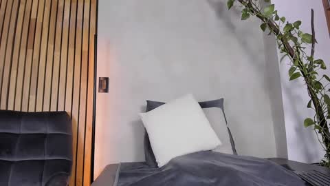 Sofia independent model online show from December 15, 2024, 11:23 am