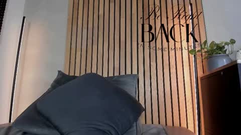 Sofia independent model online show from October 9, 2025, 11:19 am