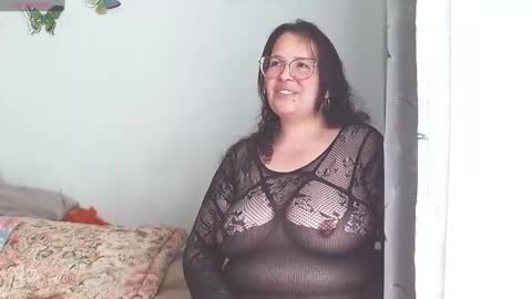 Snapshot of honeyhotpaty chatting on December 18, 2024, 8:03 pm sofia online show from December 18, 2024, 8:03 pm